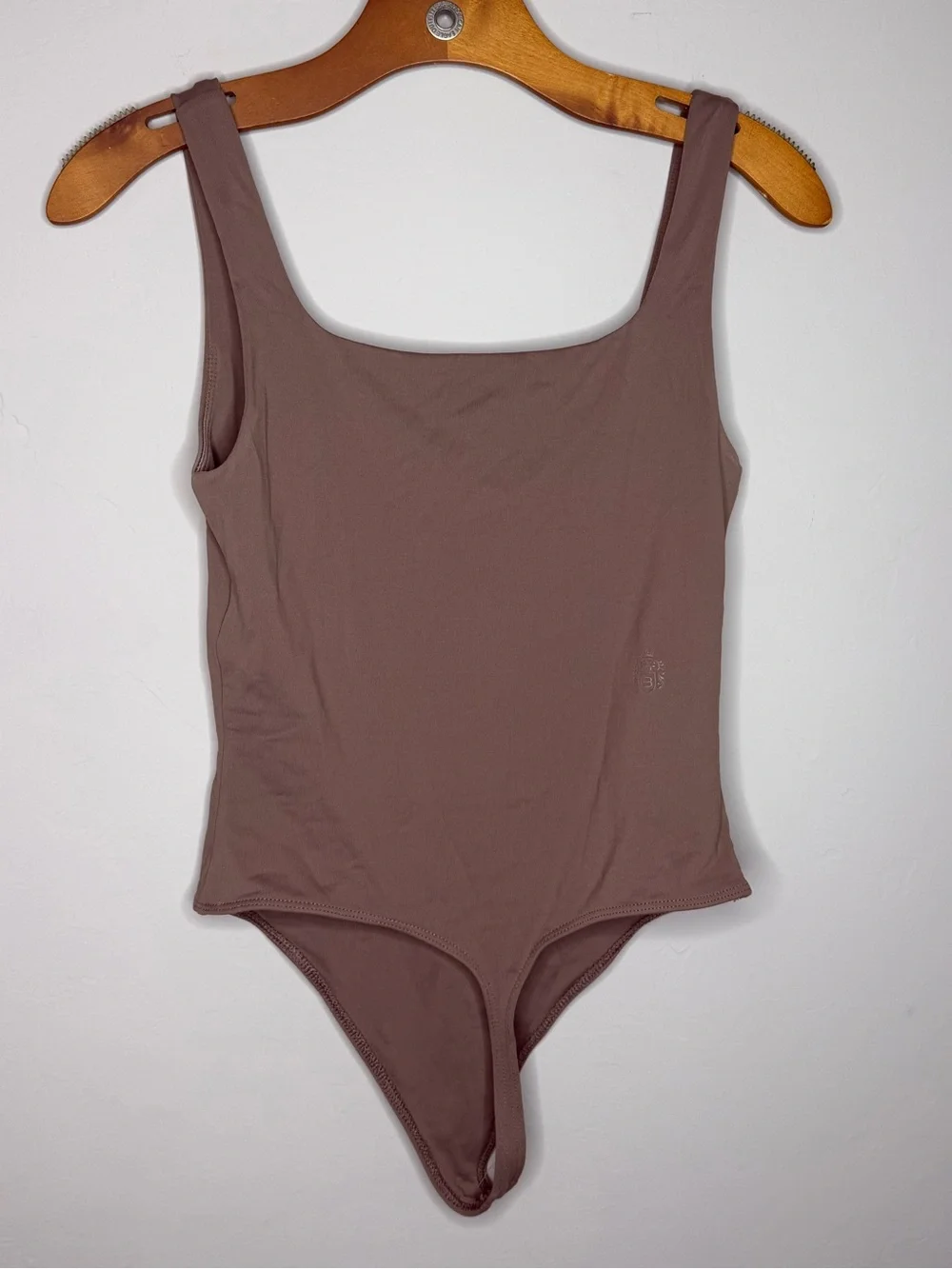 Aritzia Babaton Contour sleeveless square neck bodysuit size medium brown